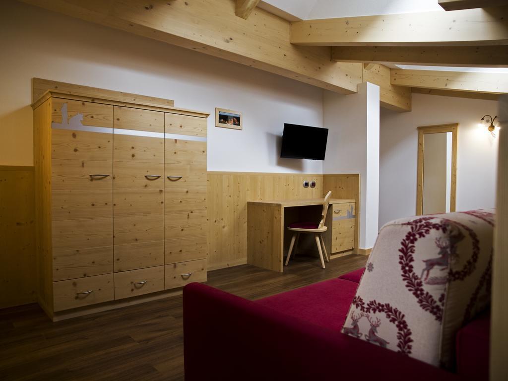 Hotel El Paster Pozza di Fassa Buitenkant foto