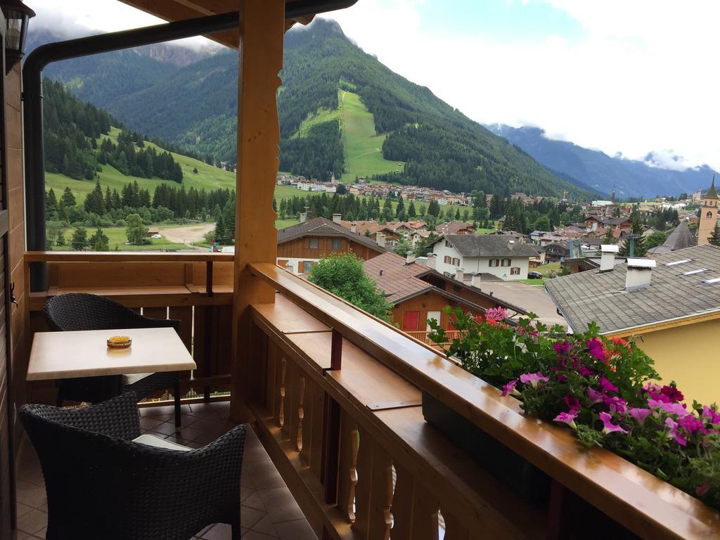 Hotel El Paster Pozza di Fassa Buitenkant foto