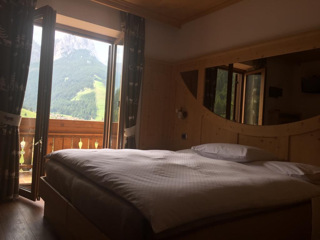 Hotel El Paster Pozza di Fassa Buitenkant foto