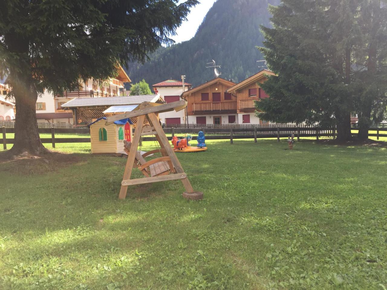 Hotel El Paster Pozza di Fassa Buitenkant foto